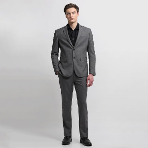 Luxury Formal Wear Suit With Polished Modern Finish